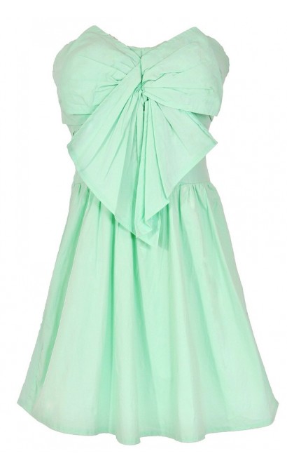 Peek A Bow Dress in Light Green